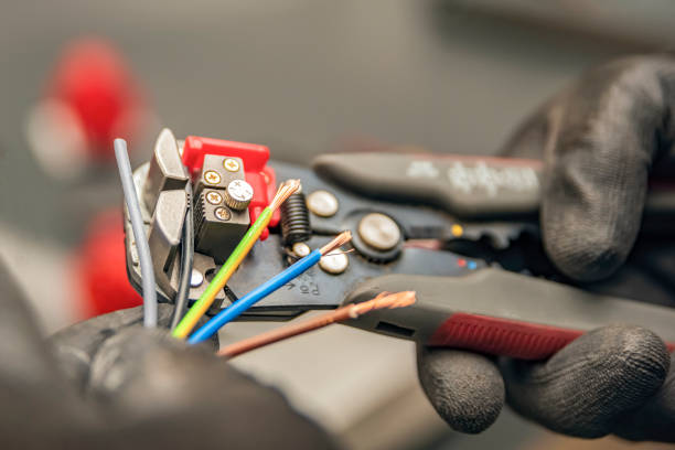 Best Emergency Electrical Repair  in Scarsdale, NY